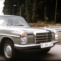 Mercedes-Benz 230