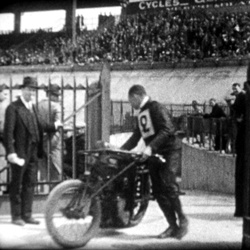 Course derrière Moto