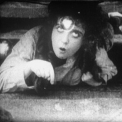 Charlot à l'Hôtel 