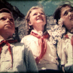 L'Enfance heureuse en URSS 1953