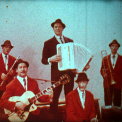 Scopitone d'André Verchuren "Le petit Chapeau Tyrolien"