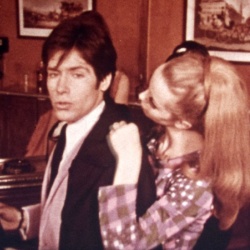 Scopitone d'Olivier Despax et les Bluebell Girls "Ça me plait"