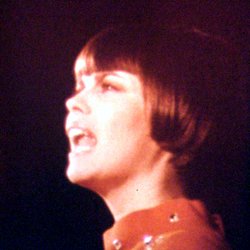 Scopitone de Mireille Mathieu "Un Monde avec Toi"