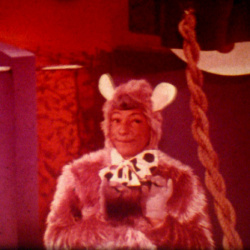 Scopitone d'Henri Salvador "Minie petite Souris"